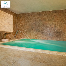 Voucher Indoor pool with jets in the Spa El Cortijo in Cadiz