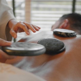 Massagem com Pedras Preciosas de Jade no Augusta Eco Wellness Resort