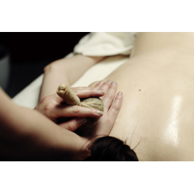 Bono Regalo Herbal Poultice Massage en Cocoon Wellbeing & Spa