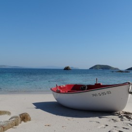 Bon Voyage en bateau à l'île d'Ons Enfant avec les pirates de Nabie