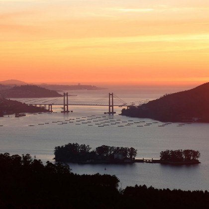 Bon voyage en bateau avec des enfants à l'île de San Simon dans la Ría de Vigo avec Piratas de Nabia