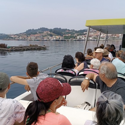 Vale Passeio de barco pela rota do mexilhão na ria de Vigo com os Piratas de Nabia