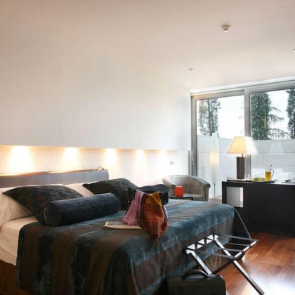 Romantic getaway with luxury spa and 5* details in quiet surroundings of Lleida