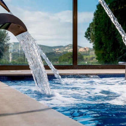 Romantic Getaway: Dinner, Spa and Details at Mas Tapiolas