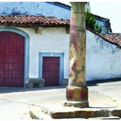 Gastronomy and culture: A getaway with a typical Zamoran dinner and cava next to the Castle of Peñausende