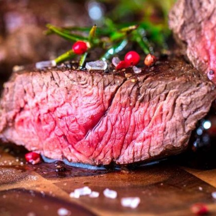 Gastronomia e cultura: Uma escapadela com um jantar típico zamorano e cava junto ao Castelo de Peñausende