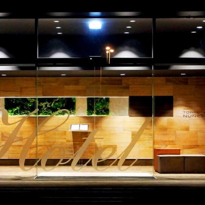 Luxury and romanticism in Suite with Hydromassage Bathtub, Love Box and Champagne