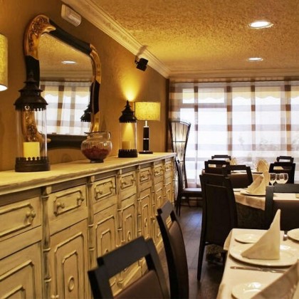 Luxury and romanticism in Suite with Hydromassage Bathtub, Love Box and Champagne