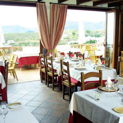 Escápate a Frigiliana con cena y cava en uno de los 10 pueblos más bonitos de España