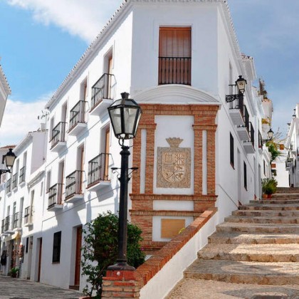 Escápate a Frigiliana con cena y cava en uno de los 10 pueblos más bonitos de España