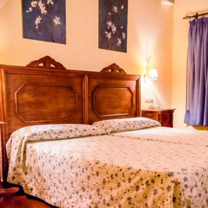 Gastronomic getaway with dinner at the gates of the Alpujarra of Granada and Almería