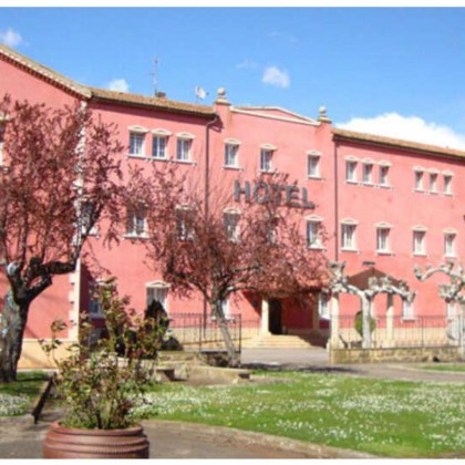 VIP getaway with wine tasting at Marqués de Cáceres winery