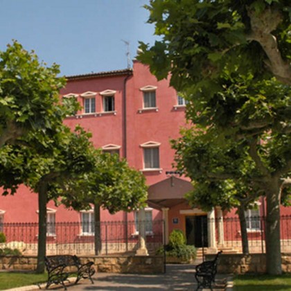 VIP getaway with wine tasting at Marqués de Cáceres winery