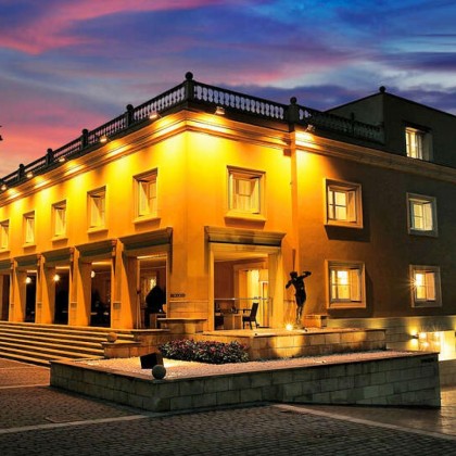 VIP getaway with wine tasting at Marqués de Cáceres winery