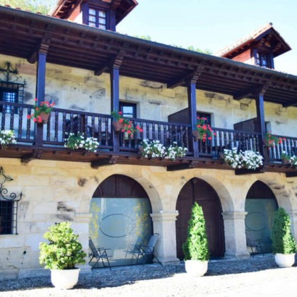Escapada Relax con Spa privado y botella de cava en habitación con hidromasaje