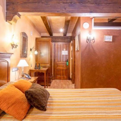 Escapada Relax con Spa privado y botella de cava en habitación con hidromasaje