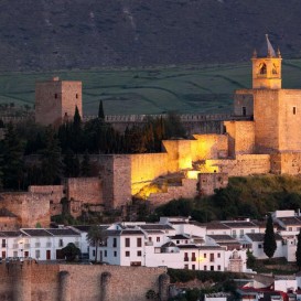 Romantic Getaway with dinner and private jacuzzi in Suite near Antequera