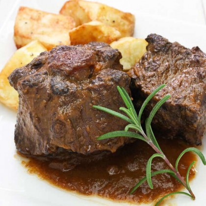 Escapada Romántica con cena y jacuzzi privado en Suite cerca de Antequera