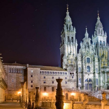 Escapada romántica en Santiago de Compostela con cava, bombones y salida tardía