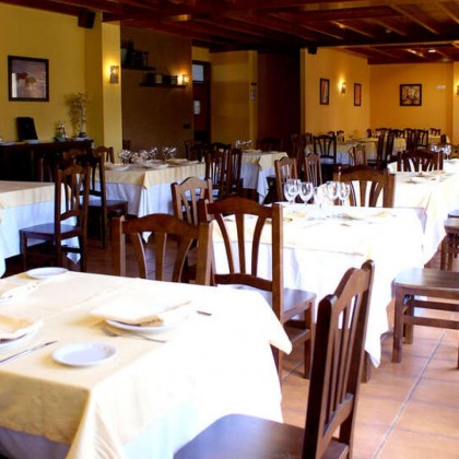 Getaway with a typical regional dinner in the Sierra de Aracena, Huelva