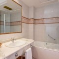 Romanticism with whirlpool bath and bottle of cava in Chinchón