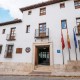Romanticismo con bañera de hidromasaje y botella de cava en Chinchón