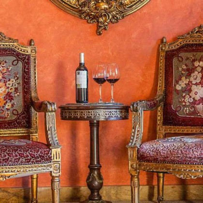 Palatial getaway with a visit to a winery in Ezcaray