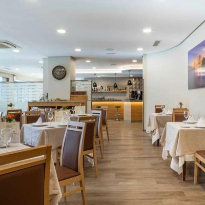 ¡Especial gastronómica en Vigo! con cena típica regional y parking