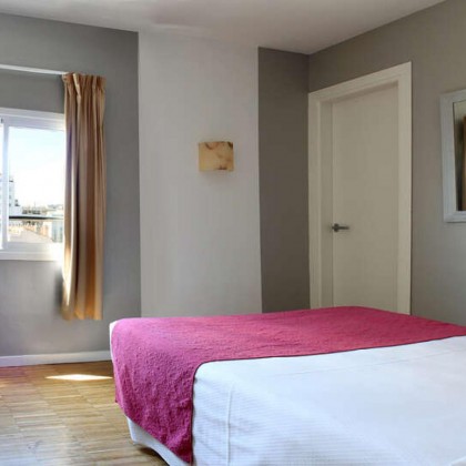 Romantic getaway with Lovebox on the seafront in Sitges