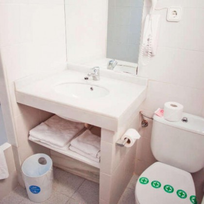 Pimentez votre couple avec Lovebox incluse dans un hôtel face à la mer à Sitges