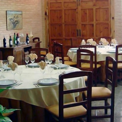 Don Quixote Route: dinner, wine cellar, bottle of cava and orientation Lagunas de Ruidera (from 2 nights)