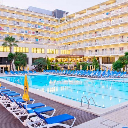 Total relaxation in Lloret de Mar: with full board, access to the spa and more