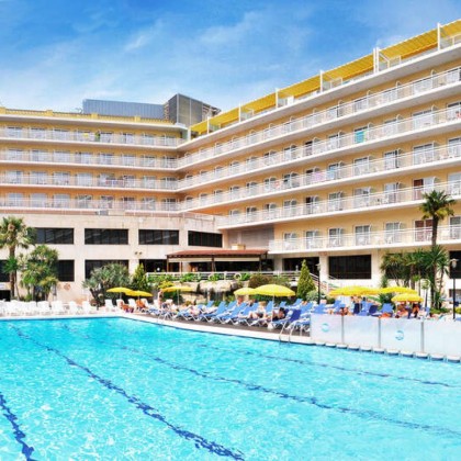 Total relaxation in Lloret de Mar: with full board, access to the spa and more