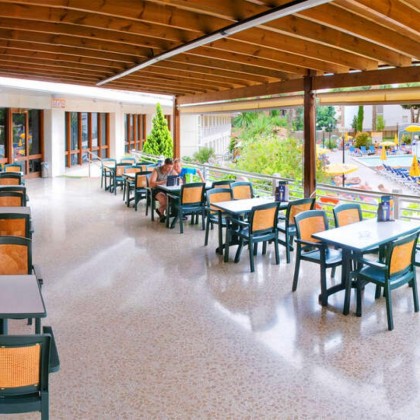 Total relaxation in Lloret de Mar: with full board, access to the spa and more