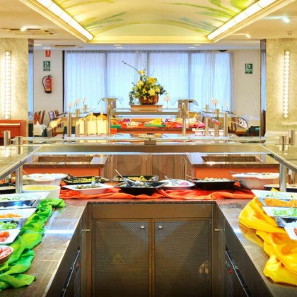 Total relaxation in Lloret de Mar: with full board, access to the spa and more