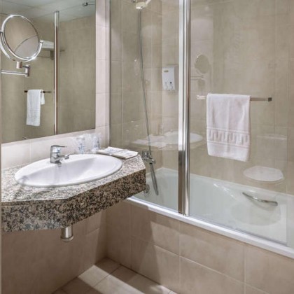 Total relaxation in Lloret de Mar: with full board, access to the spa and more
