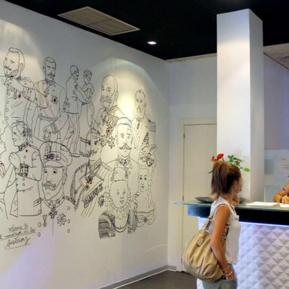 Escapada en hotel junto a la Plaza Mayor en habitación con balcón