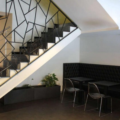 Escapadinha hotel ao lado da Plaza Mayor no quarto com varanda