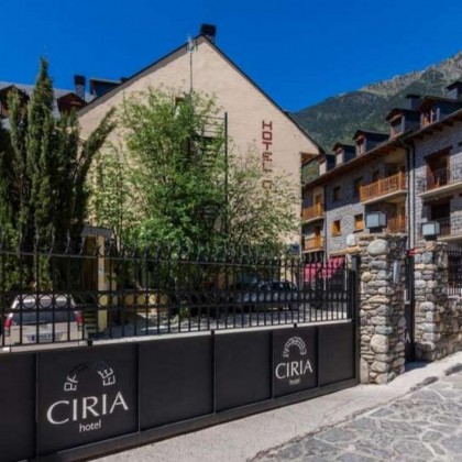 Escapada con vino Somontano y tapa en Benasque