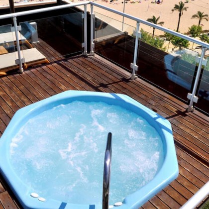 Discover Calella with half board and spa in a beachfront hotel