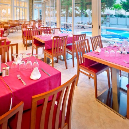 Discover Calella with half board and spa in a beachfront hotel