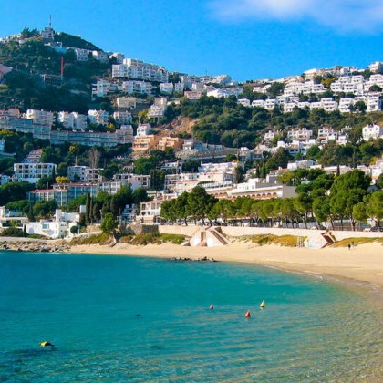 Discover Calella with half board and spa in a beachfront hotel
