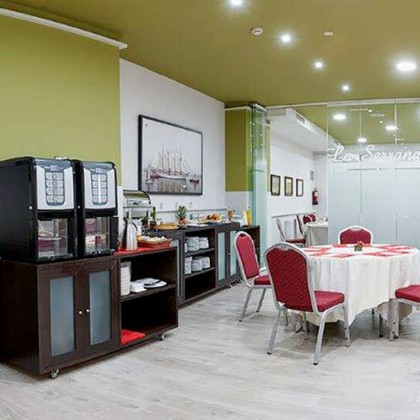Discover the beautiful city of Avilés with breakfast included.