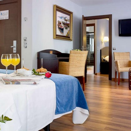 Descubre la preciosa ciudad de Avilés con desayuno incluido