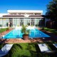 Offer in Cordoba with breakfast, swimming pool and parking included.