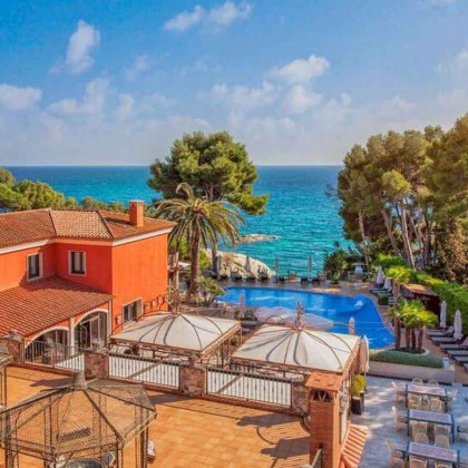 Romantic getaway with special dinner and spa on the Costa Brava