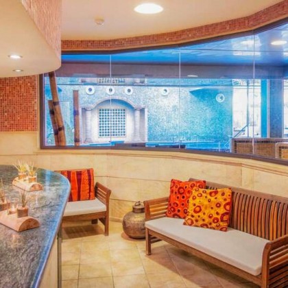 Romantic getaway with special dinner and spa on the Costa Brava