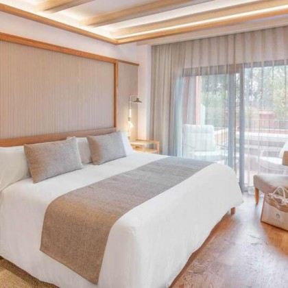 Romantic getaway with special dinner and spa on the Costa Brava