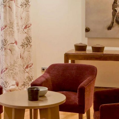 Luxury getaway on the unusual island of Valdecañas with breakfast included, close to the Nature Reserve
