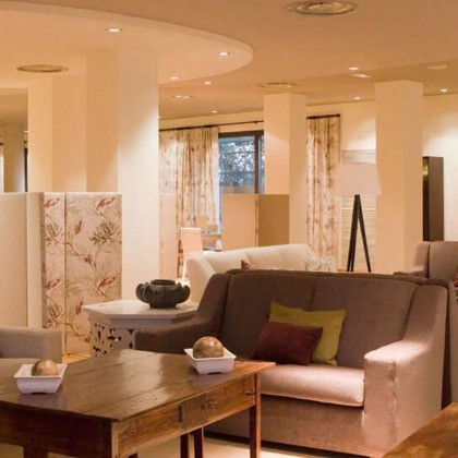 Luxury getaway on the unusual island of Valdecañas with breakfast included, close to the Nature Reserve